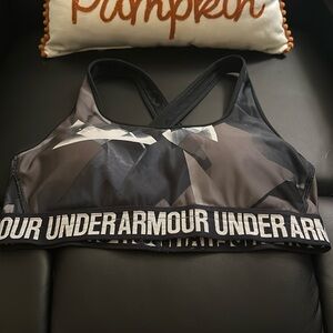 Under Armour Sports Bra 🩶